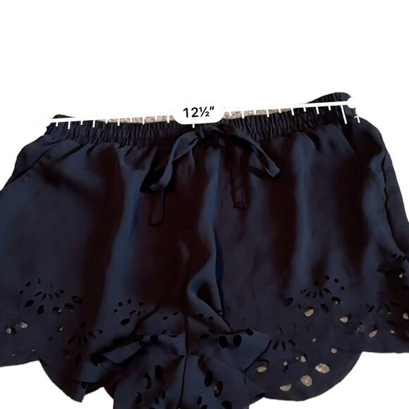 Brandy Melville Black Floral Laser Cut Eyelet High Rise Drawstring Shorts OS - Picture 10 of 12